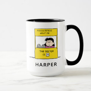 Taza Peanuts Lucy & El Doctor Está Aquí