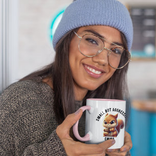 Taza Pequeña pero agresiva ardilla linda y enojada, div