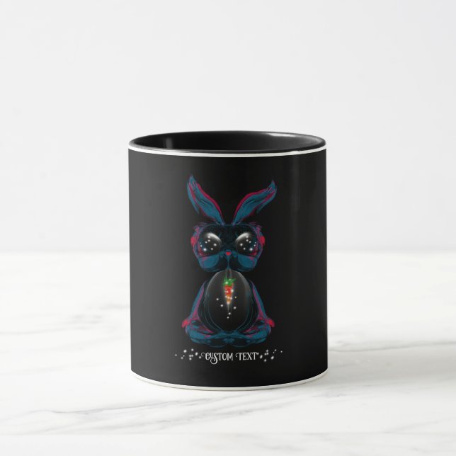 Taza Pequeño conejito de ojos estelares en la meditació (Centro)