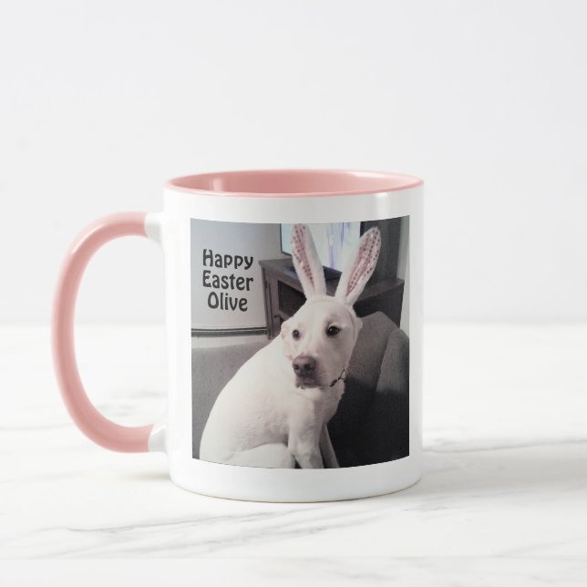 Taza Perro de cachorro blanco lindo con conejito de pas (Izquierda)