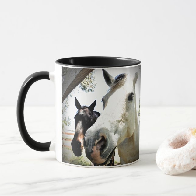 Taza Personalización: amigos de caballos curados (Con donut)