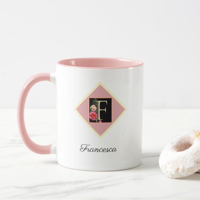 Taza personalizada con iniciales rosas vintage "F" (Con donut)