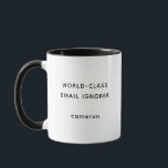 Taza Personalizado Funny Cita Regalo Colaborador Procra<br><div class="desc">Para el procrastinador profesional, el evasor de bandeja de entrada en serie o el guerrero de oficina sin remordimientos, esta taza de "Ignorador de correo electrónico de clase mundial" es la dosis perfecta de humor para iluminar cualquier espacio de trabajo. Con un diseño limpio en blanco y negro con texto...</div>