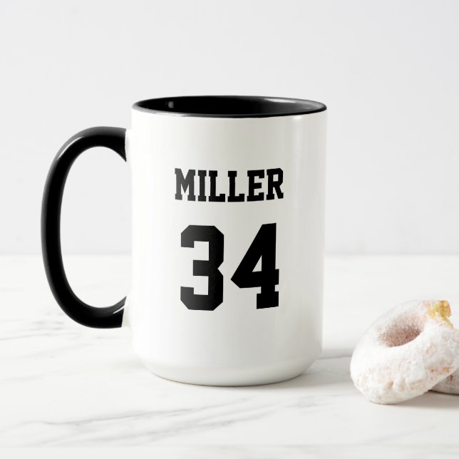 Taza Personalizado moderno blanco y negro de Jersey Spo (Con donut)