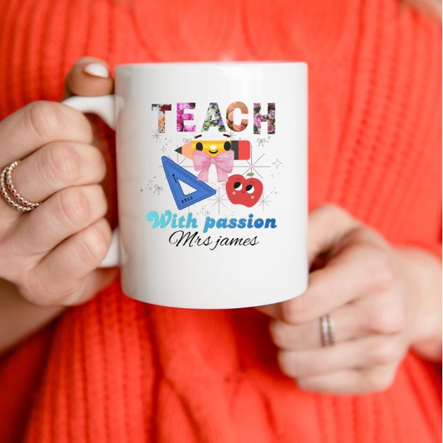 Taza Personalized floral letter coquette bow teacher (Subido por el creador)