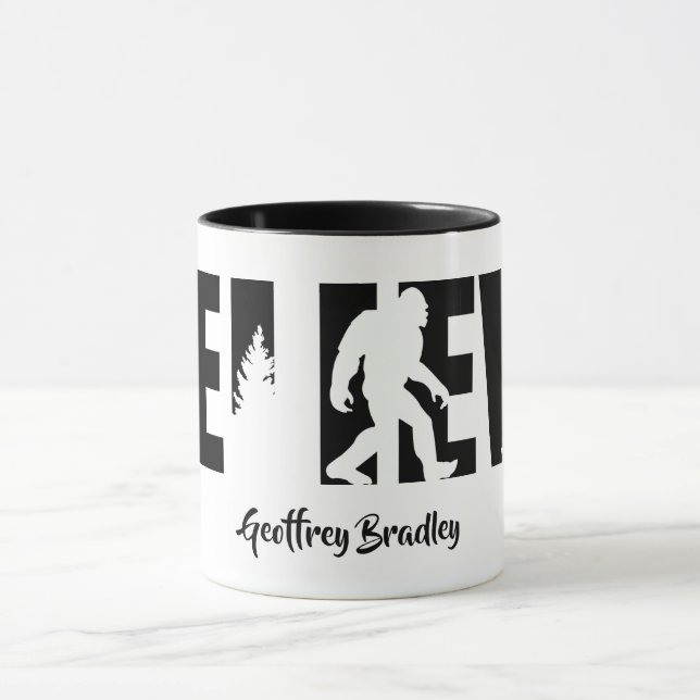 Taza Personalized name Sasquatch Cryptid Believe  (Centro)