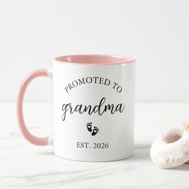 Taza Personalized Promoted to Grandma (Con donut)