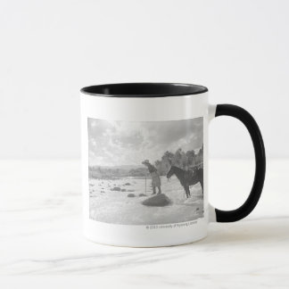 Taza Pesca con mosca de Frances Phelps Belden en el río