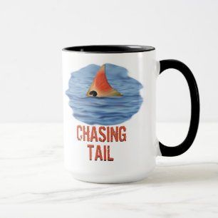 Taza Pesca de lubina roja persiguiendo la cola