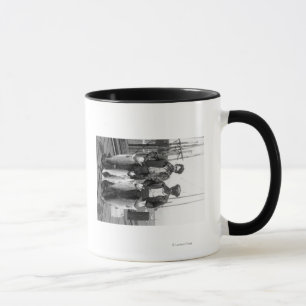 Taza Pescadores y salmones en muelles, Washington
