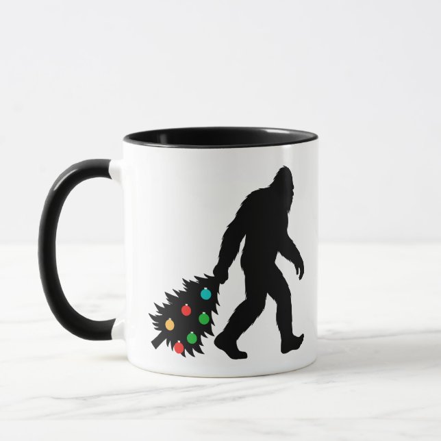 Taza Pie Grande arrastrando árbol de Navidad (Izquierda)