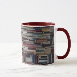 Taza Pilas que se elevan de libros acuñados juntos