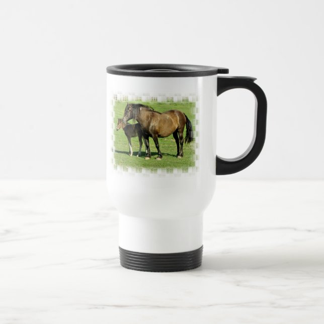 Taza plástica del viaje de la yegua y del potro (Derecha)