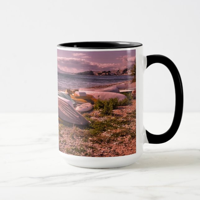 Taza Playa abandonada de los barcos de Rowing el | (Derecha)