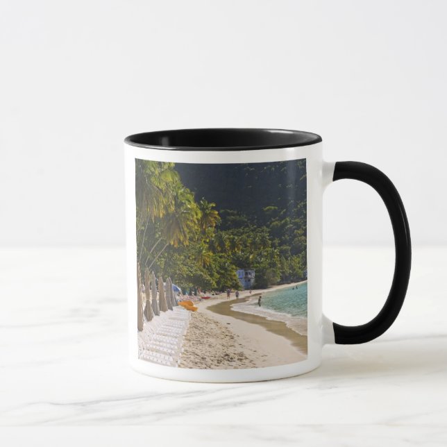 Taza Playa en Cane Garden Bay, Isla de Tortola (Derecha)