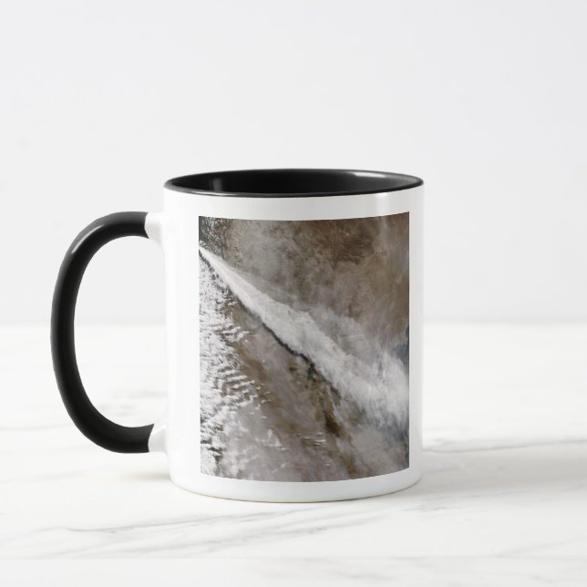 Taza Pluma de la erupción del volcán Chaiten, Chile (Izquierda)