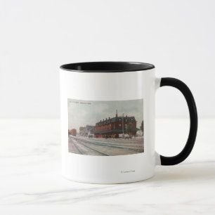 Taza Pocatello, ID - Trenes y personas alrededor del tr