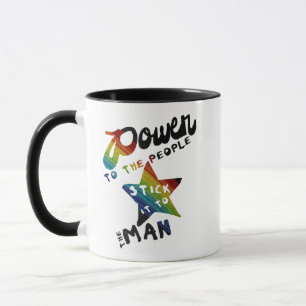 Taza Poder a la gente (remiendo retro del arco iris)