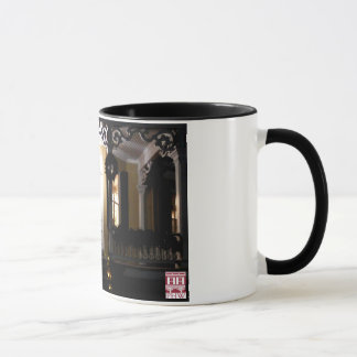 Taza Pórtico de la casa del hexágono en la noche