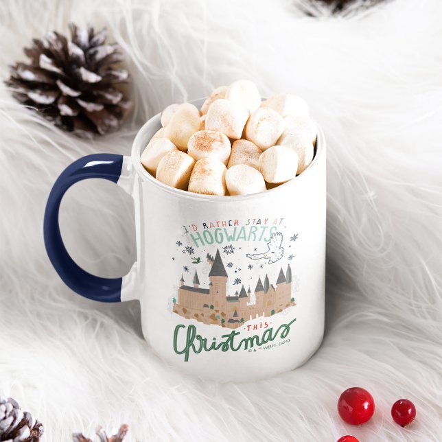 Taza Prefiero quedarme en Hogwarts, estos Navidades (Mug on holiday background)