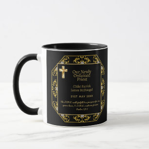 Taza PRIEST - La Biblia de regalo recién ordenada contr