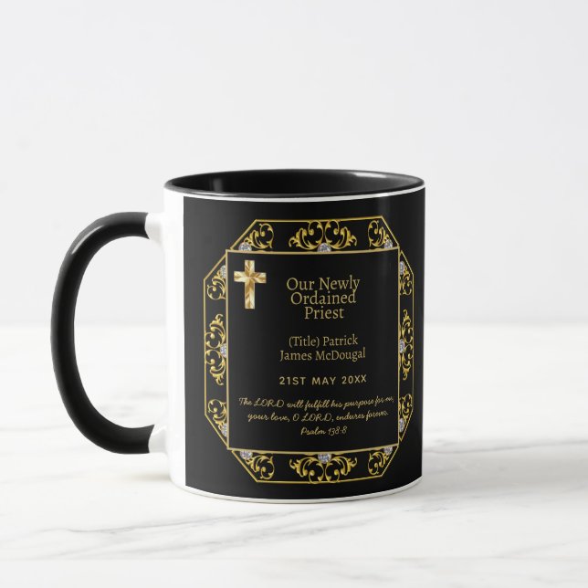 Taza PRIEST - La Biblia de regalo recién ordenada contr (Izquierda)