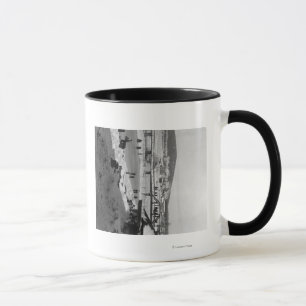 Taza Puente del invierno sobre el río en Fairbanks
