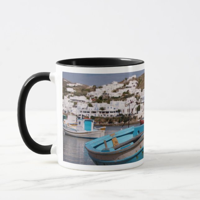 Taza Puerto y puerto con barcos de pesca griegos (Izquierda)