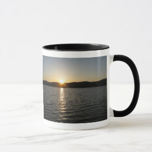 Taza Puesta del sol en el lago Onota: Horizontal