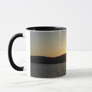 Taza Puesta del sol en el lago Onota: Vertical