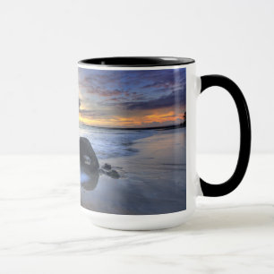 Taza Puesta del sol en la playa de Kedonganan