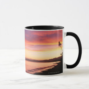 Taza Puesta del sol hermosa en la playa