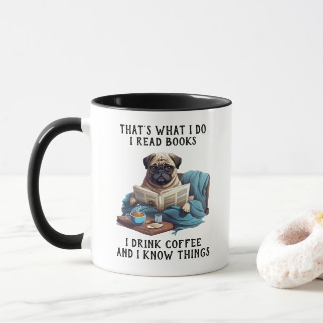 Taza Pug leyendo libros y bebiendo café Mug (Con donut)
