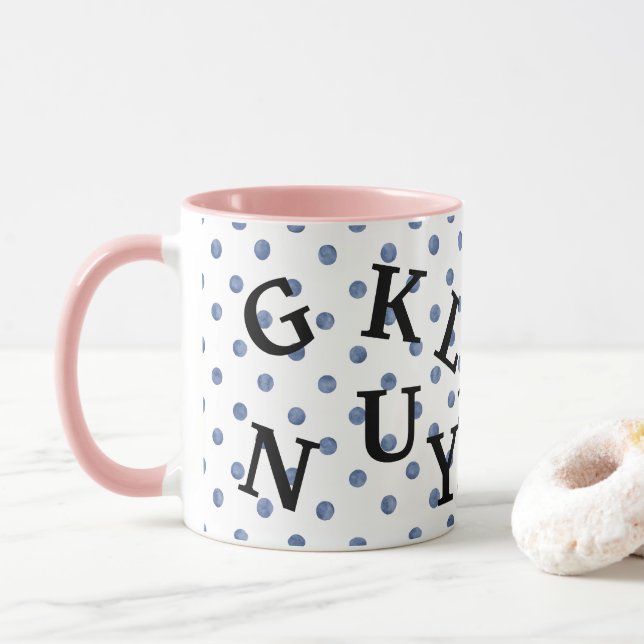 Taza Puntos modernos de polka de diseño con texto negro (Con donut)