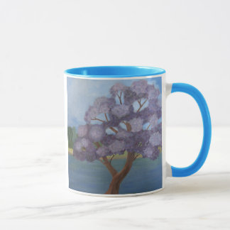 taza púrpura floreciente