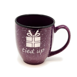 Taza púrpura manchada de los bistros del regalo