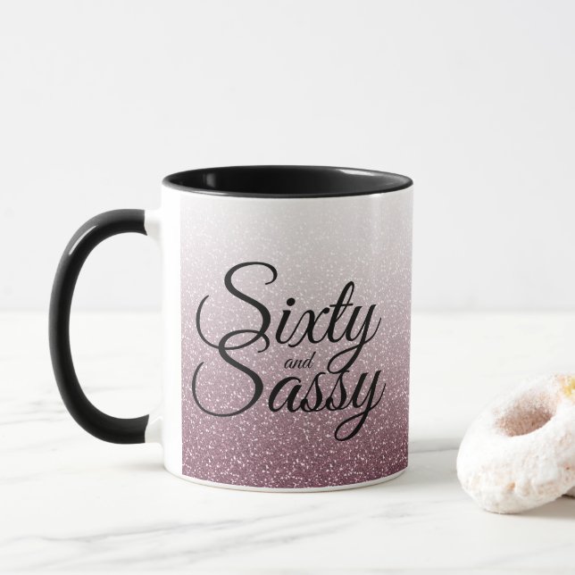 Taza Purpurina púrpura Ombre 60 y 60.o cumpleaños (Con donut)