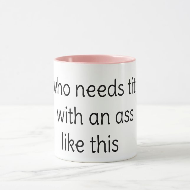 Taza quién necesita tetas con un culo como este (Centro)