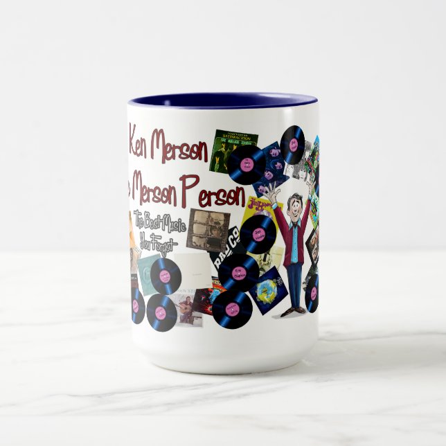 Taza Radio disc-jockey Ken “The Merson Person” mug. (Centro)