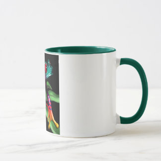 Taza rana en la hoja
