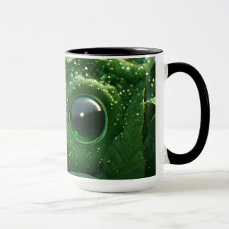 Taza Rana verde adorable escondida en hojas cubiertas d