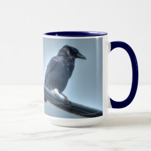 Taza Raven negro en una línea gótica, celta, wiccan