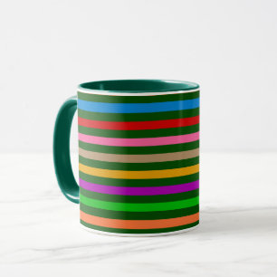 Taza Rayas Coloridas Sobre Diseño De Patrón Verde 