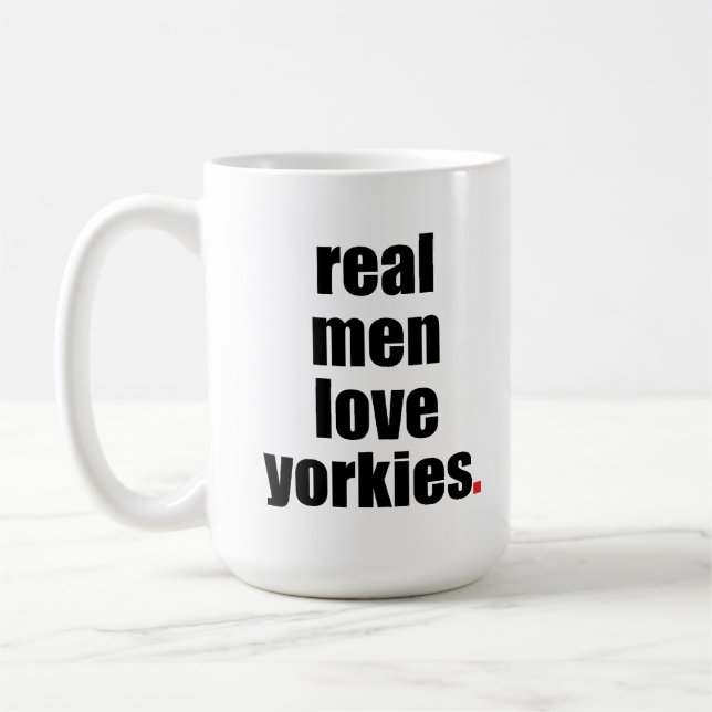 Taza real de Yorkies del amor de los hombres (Izquierda)