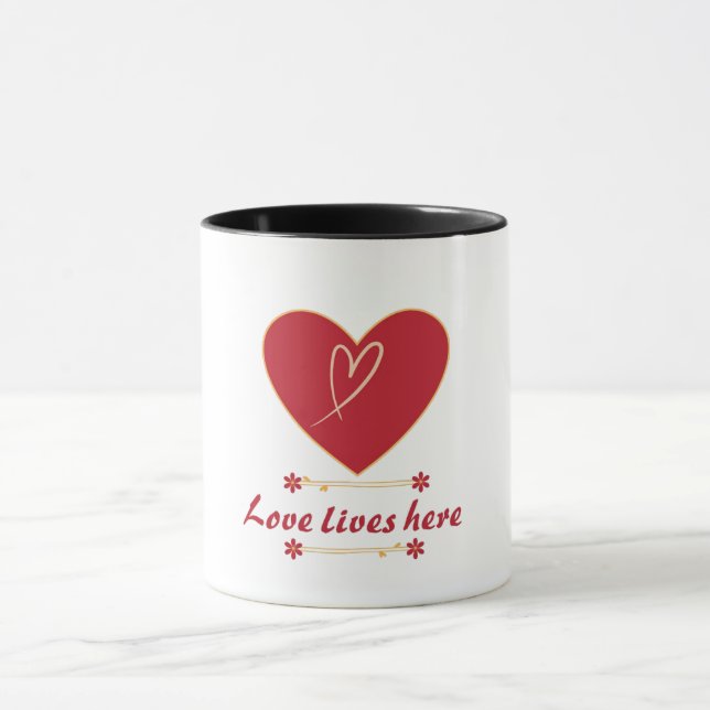 Taza Red Heart Floral Design – “Love Lives Here”  (Centro)