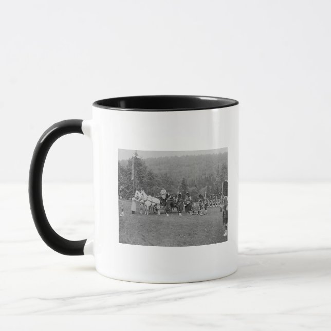 Taza Reina Victoria que presenta colores (Izquierda)