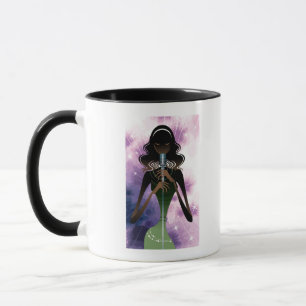 Taza Retrato de la mujer que sostiene el micrófono