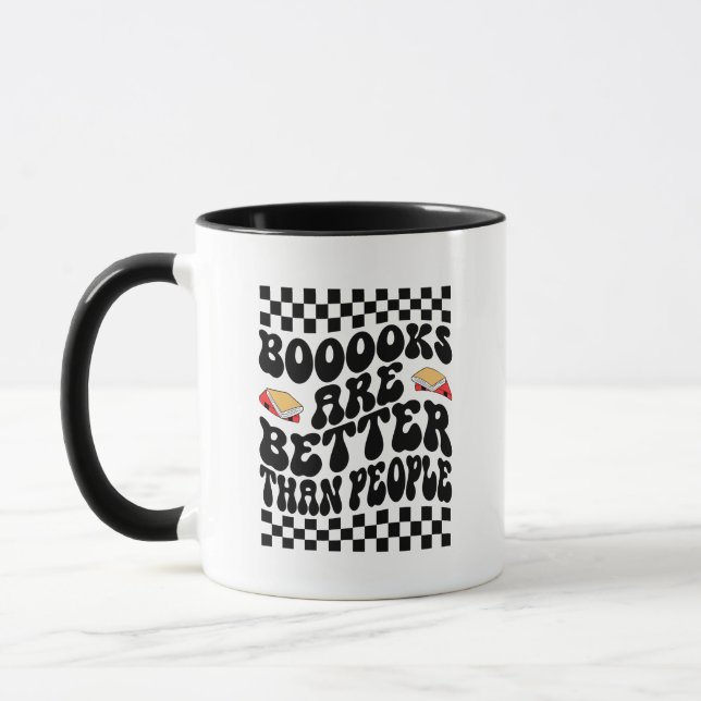 Taza Retro Checkerboard "Books Are Better" Graphic (Izquierda)