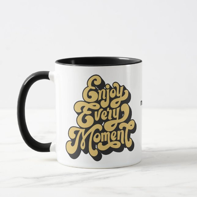 Taza Retro de nombres personalizados "Disfrutar cada mo (Izquierda)