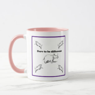 Taza Rinocerontes entre los unicornios se atreven a ser